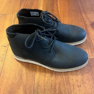 Tom’s Mens Black Boots Waterproof Leather NWT